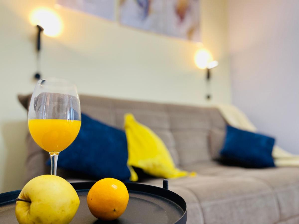 Уютная Стильная Квартира Возле Центрального Парка Горького! Apartment Алма Ата Екстериор снимка