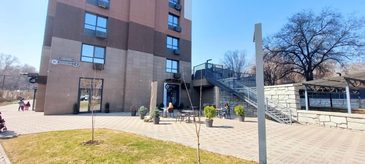 Уютная Стильная Квартира Возле Центрального Парка Горького! Apartment Алма Ата Екстериор снимка